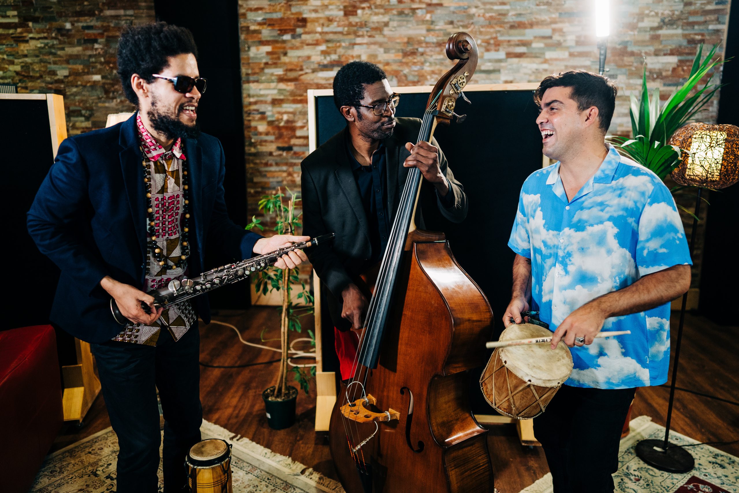 MICHAEL OLIVERA – TRIO MEJUNJE